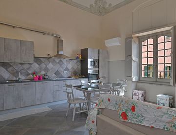 Cucina - Bilocale in Vendita in Via de Tommaso 12 a Imperia
