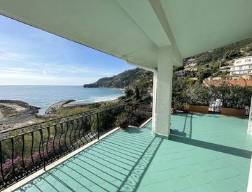 Terrazza - Attico, mansarda in Vendita a Ospedaletti