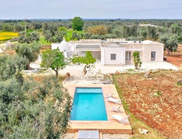 Piscina - Villa in Vendita in SP 48 a San Vito dei Normanni