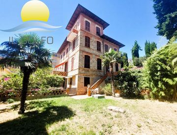 Foto 1 di 26 - Trilocale in Vendita in Via Aurelia Ovest 7 a Diano Marina