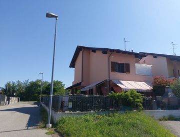 Foto 1 di 24 - Villa in Vendita in Via Sant'Evasio 7 a Borgo Vercelli