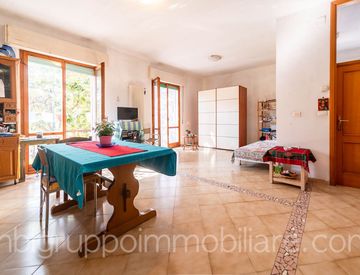 Soggiorno - Trilocale in Vendita in Via Giovanni Brigliadori 1 a a Rimini