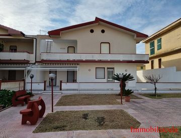 Foto 1 di 33 - Casa bifamiliare, trifamiliare in Vendita in SP67 189 a Ispica