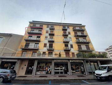 Foto 1 di 10 - Bilocale in Vendita in Via Combattenti d'Italia 24 a Borgosesia