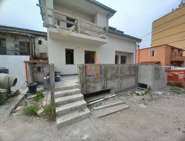 Foto 1 di 19 - Villa in Vendita in Via Locri 1 a Catanzaro