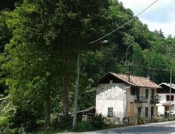 Foto 1 di 11 - Rustico, casale in Vendita in Via brigate garibaldi a Varallo