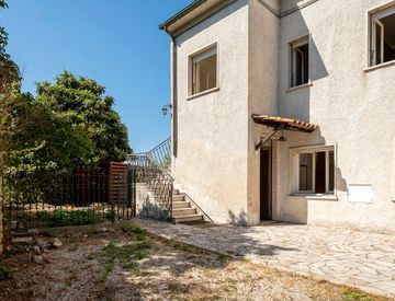 Foto 1 di 42 - Casa indipendente in Vendita in Via Tevere a Attigliano