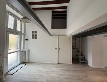 Foto 1 di 39 - Loft in Vendita in Via Bezzecca 2 a Milano