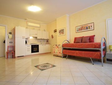 Soggiorno - Monolocale in Vendita in Via Generale Ardoino 36 a Diano Marina