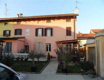 Foto 1 di 17 - Casa bifamiliare, trifamiliare in Vendita a Rive