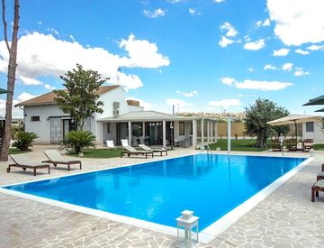 Piscina - Villa in Vendita in Strada Provinciale 50 a Ispica