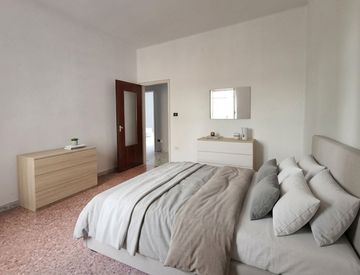 Camera da letto - Trilocale in Vendita in Via Vespasiano a Brindisi