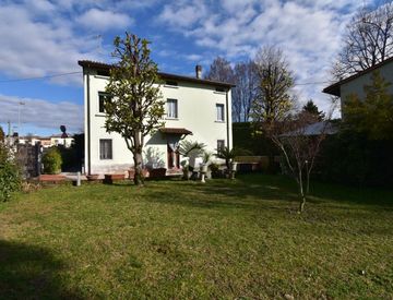 Facciata - Villa in Vendita in Via Padre Costanzo Beschi 45 a Castiglione delle Stiviere