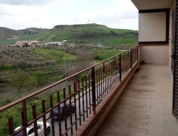 Terrazza - Quadrilocale in Vendita a Giarratana