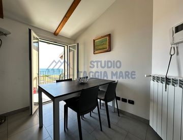 Soggiorno - Bilocale in Vendita in Strada Casai a Riva Ligure
