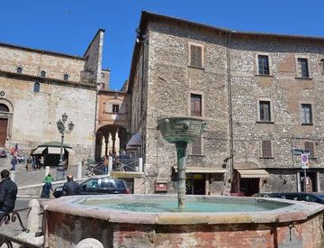 Foto 1 di 40 - Quadrilocale in Vendita in zona Centro a Narni