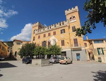 Foto 1 di 18 - Bilocale in Vendita in Piazza Fratelli Ruffini 2 a Castellaro