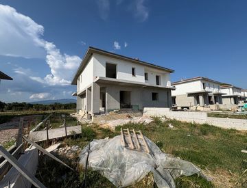 Facciata - Villetta a schiera in Vendita in Via Guido Tarlati a Arezzo