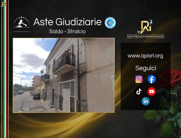 Foto 1 di 30 - Casa indipendente in Vendita in Via Goceano 13 a a Olbia