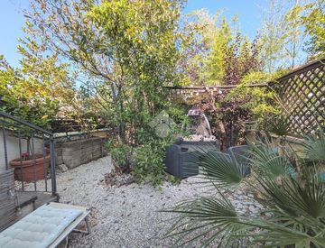 Giardino - Villetta a schiera in Vendita in Largo Europa Unita 7 a Ciampino