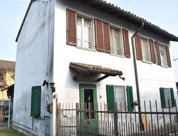 Casa Indipendente in Vendita in Via XXV Aprile 16 a Mezzana Bigli