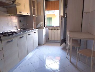 Cucina - Bilocale in Vendita in Via F. Rismondo a La Spezia