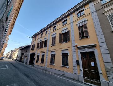 Foto 1 di 33 - Rustico, casale in Vendita in Via Negri a Fontanetto Po