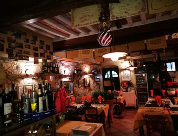 Stanza - Ristorante in Vendita in Piazza San Michele a Lucca