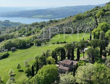 Vista - Rustico, casale in Vendita in Via degli Ulivi 16 a Baschi