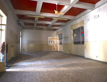 Foto 1 di 12 - Locale commerciale in Vendita in zona Centro-Sant'Antonino Ticino a Lonate Pozzolo