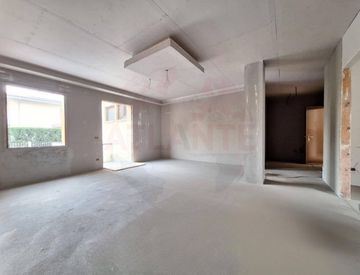 Stanza - Trilocale in Vendita in Via della Croce 69 a Cologne