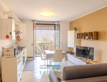 Soggiorno - Bilocale in Vendita in Via Piero Chiara a Gemonio