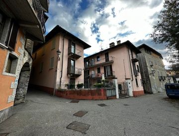 Foto 1 di 16 - Quadrilocale in Vendita in Via don bosco 14 a Varallo