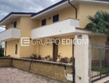 Foto 1 di 12 - Villa in Vendita in Contrada Guglielmina a Soveria Simeri