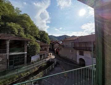 Terrazza - Trilocale in Vendita in Via Vignola 2 a Serravalle Sesia
