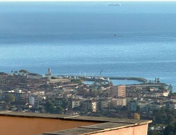 Foto 1 di 24 - Quadrilocale in Vendita in Piazza San Nicola a Diano Marina