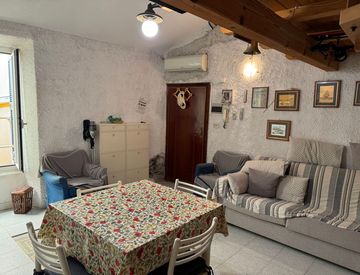 Camera da letto - Monolocale in Vendita in zona Centro a Santo Stefano al Mare