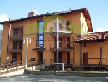Foto 1 di 21 - Quadrilocale in Vendita in Corso Giacomo Matteotti a Serravalle Sesia