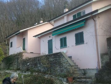 Foto 1 di 46 - Casa bifamiliare, trifamiliare in Vendita in Via Breccanecca a Cogorno