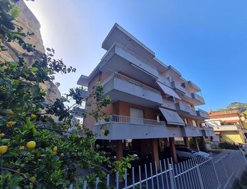 Foto 1 di 21 - Quadrilocale in Vendita in zona Roverino a Ventimiglia