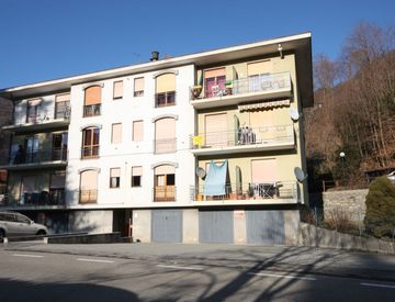 Foto 1 di 8 - Trilocale in Vendita in Via Cesare Battisti a Varallo