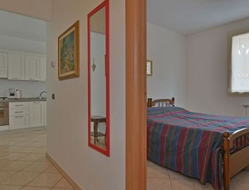 Camera da letto - Bilocale in Vendita in Via Aurelia 97 a San Bartolomeo al Mare