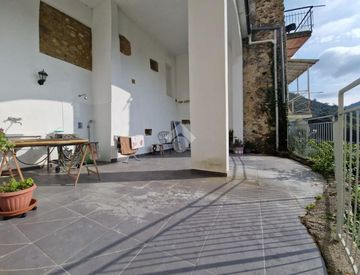 Foto 1 di 28 - Rustico, casale in Vendita in Strada Case Cardi 7 a Ventimiglia