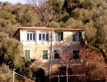 Foto 1 di 10 - Casa indipendente in Vendita in Via carmelo a Imperia
