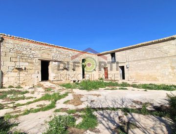 Facciata - Rustico, casale in Vendita in Via Conservatore a Ragusa