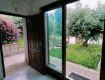 Foto 1 di 24 - Villetta a schiera in Vendita in Via Sardegna a San Benedetto del Tronto