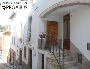 Facciata - Quadrilocale in Vendita in Via Roma a Sestino