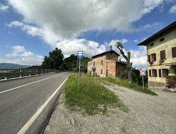 Foto 1 di 13 - Casa indipendente in Vendita in Via Giardini Nord 8611 a Serramazzoni