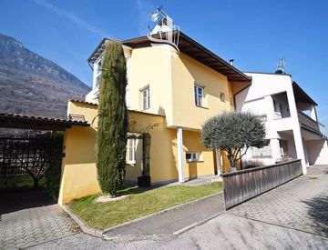 Foto 1 di 34 - Casa indipendente in Vendita in Altenburg 24 a Caldaro sulla strada del vino