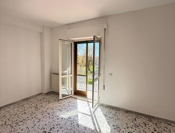 Stanza - Appartamento in Vendita in Via dei Volsci 152 a Latina